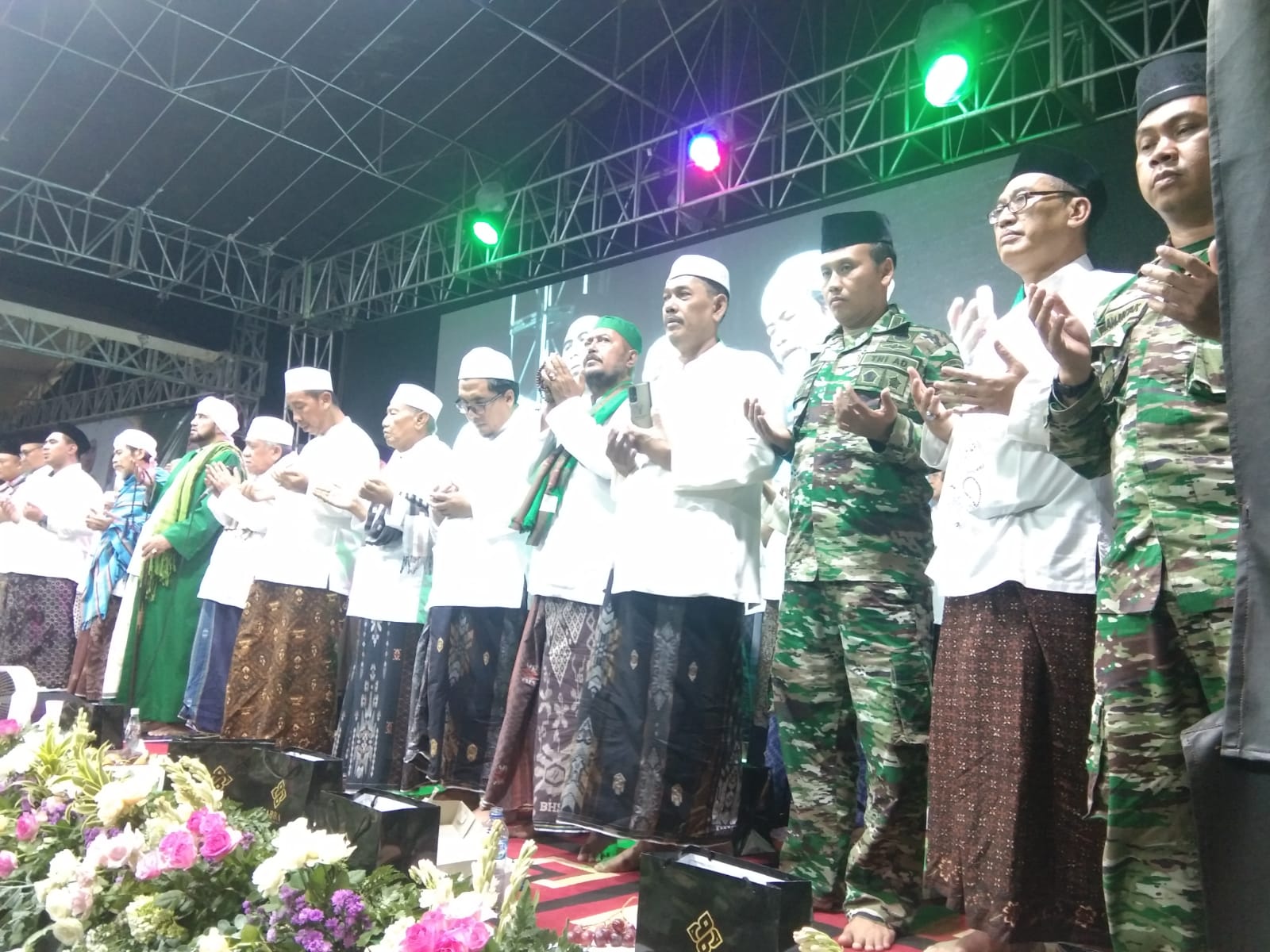 Danrem 073/Makutarama Hadiri Jateng Bersholawat di Rembang